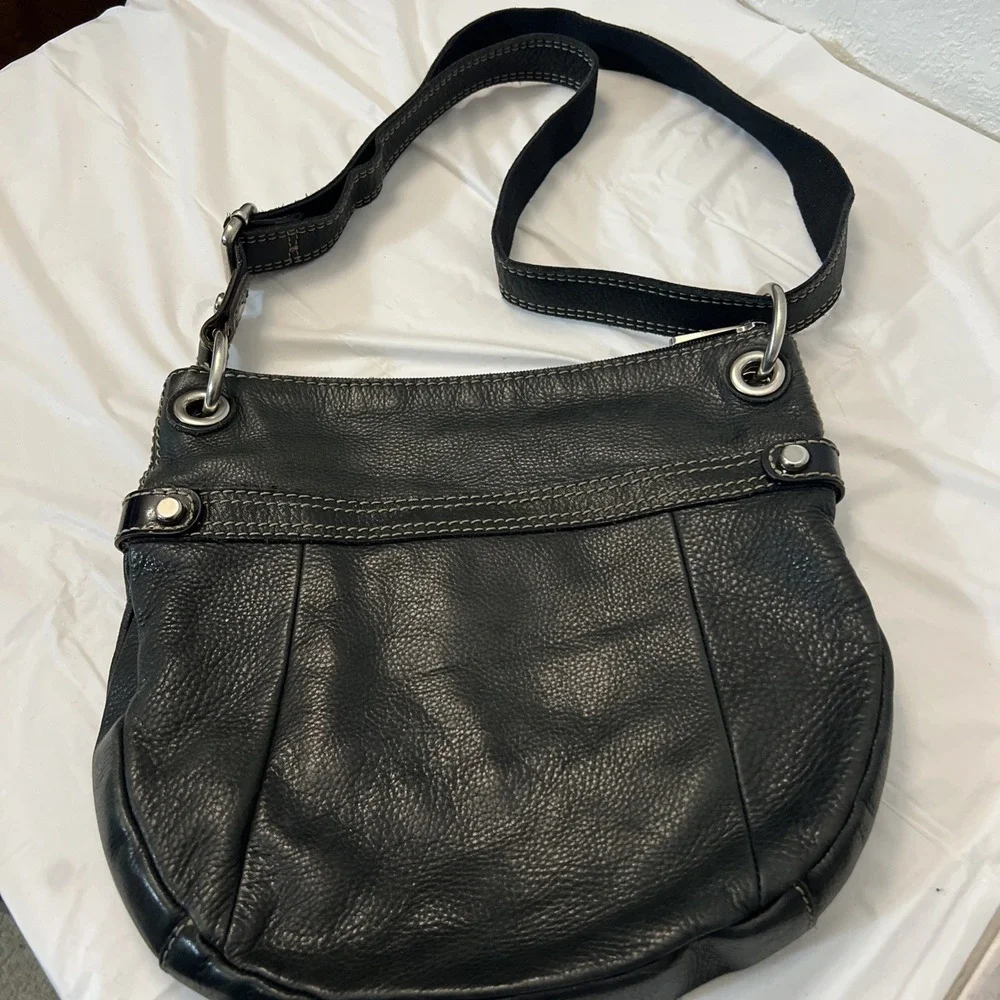 Fossil Hobo Pebbled Crossbody Shoulder Bag Purse‎ Tote Black Leather 12 X 11 X 2